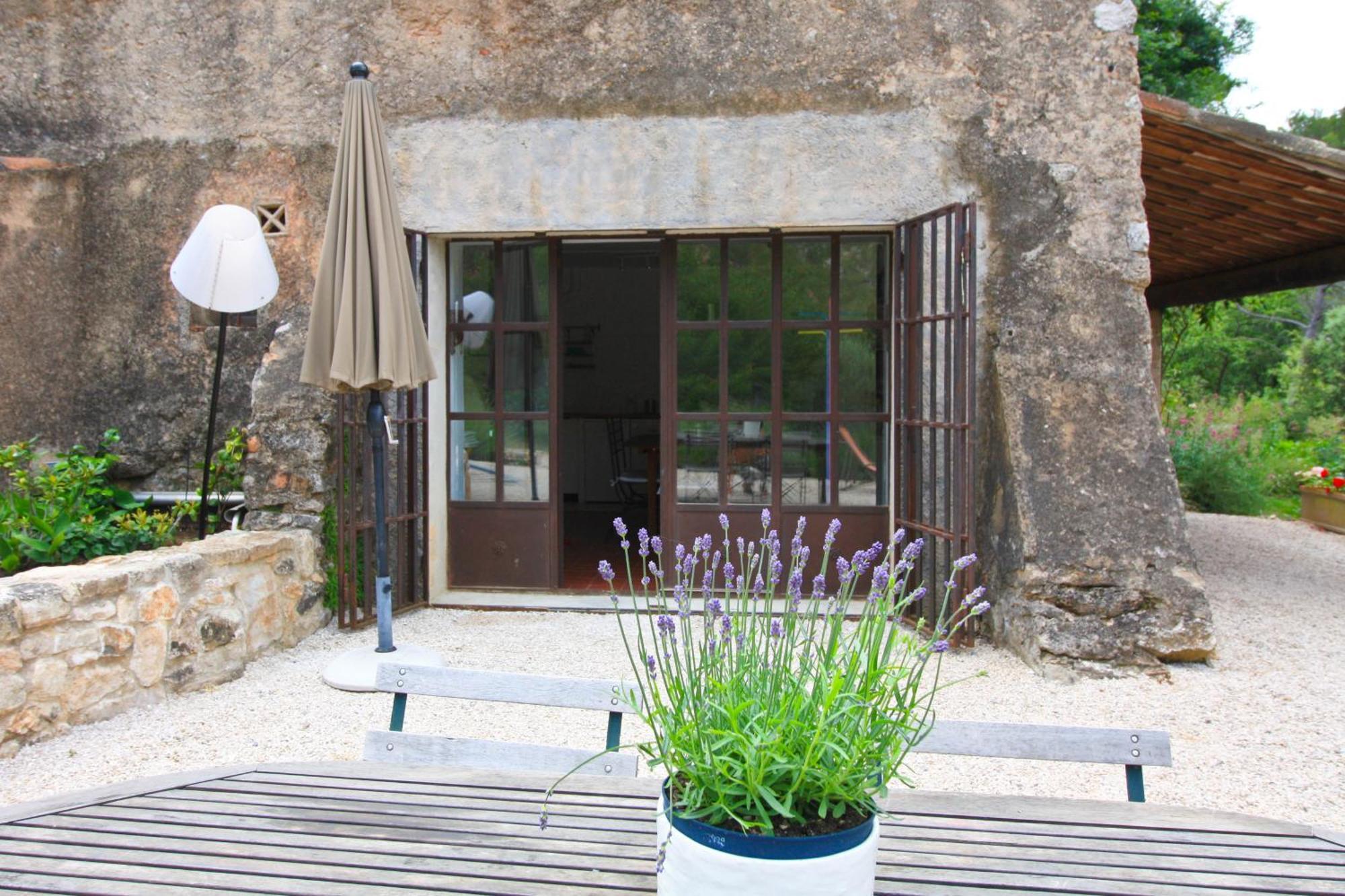 Le Moulin En Provence Bed & Breakfast Saint-Antonin-sur-Bayon Exterior photo